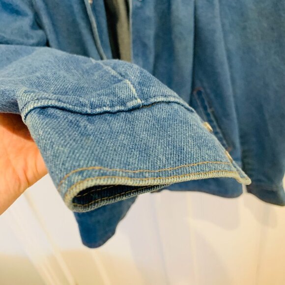 Vintage Women's Jean Jacket Size Medium - Picture 6 of 11